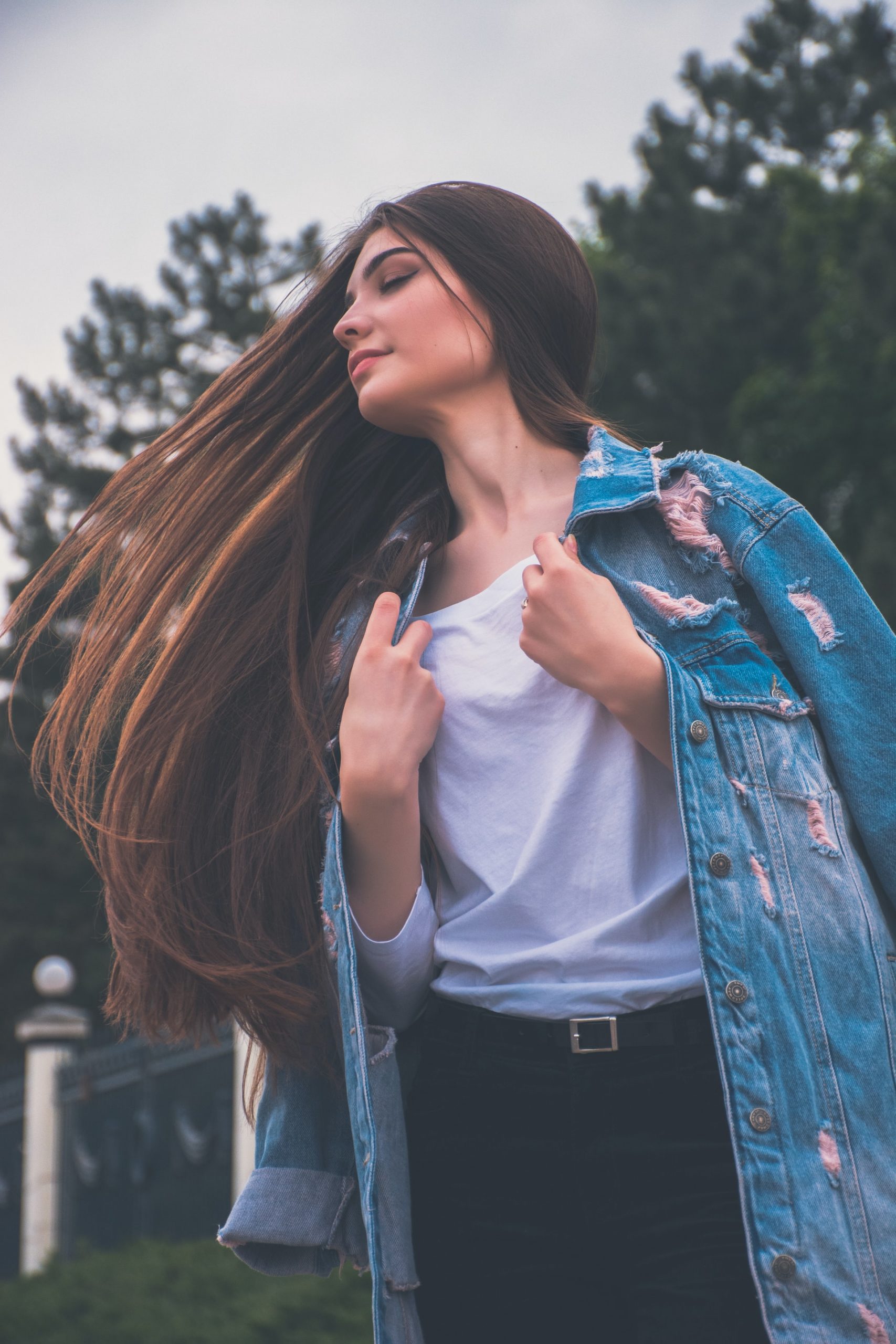 woman-jacket-shoulder woman-jacket-shoulder