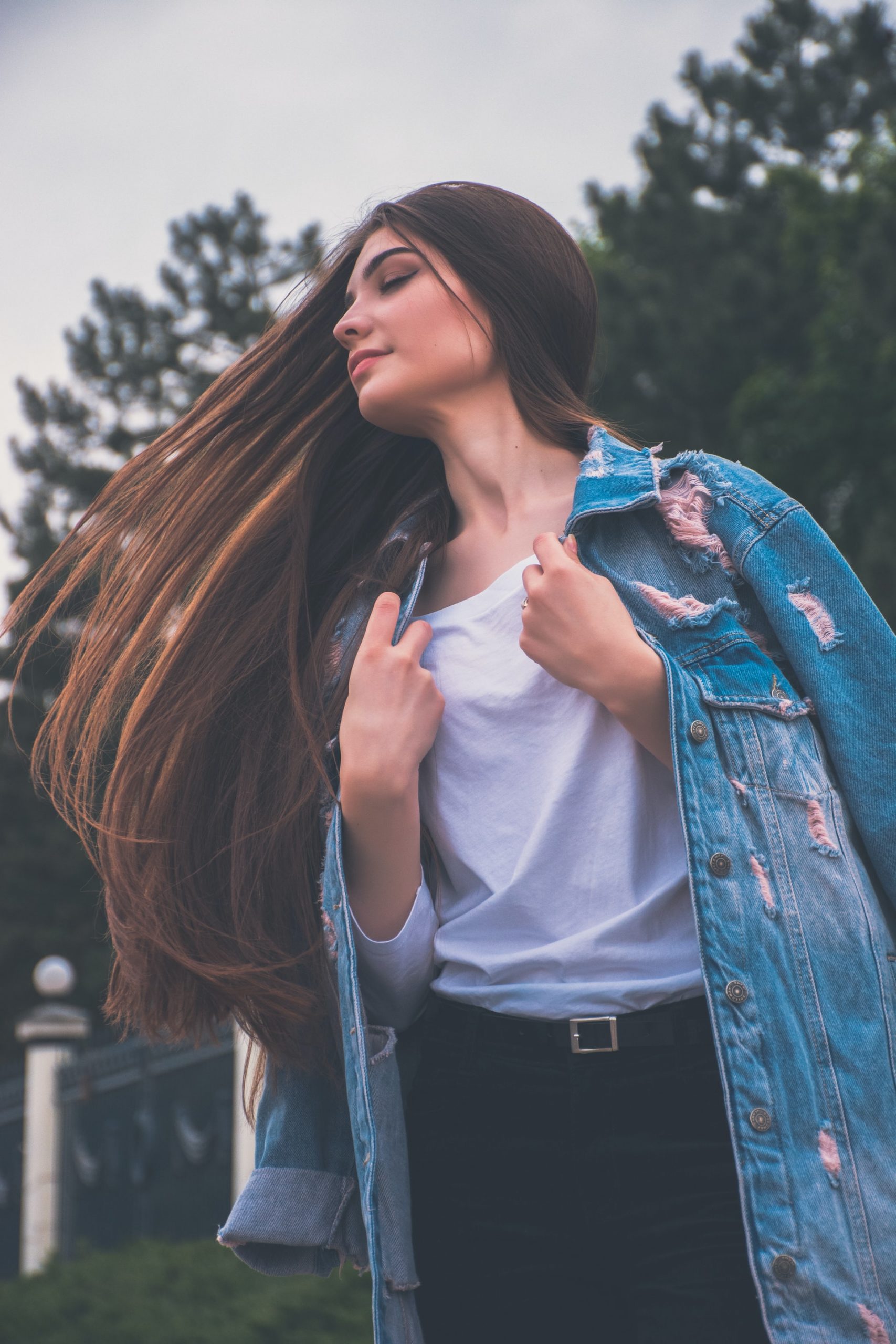 woman-jacket-shoulder